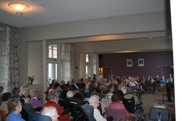 FEESTNAMIDDAG  WOONZORGCENTRUM