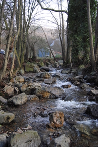 Deze is 3,5 km lang en komt uit in de Ourthe