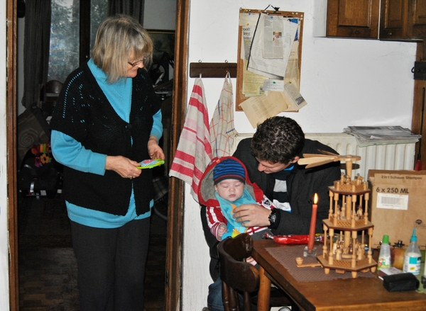 draaimolen speelgoed op tafel
