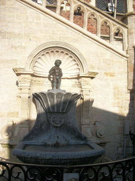 050-550 jaar oude Manneke-pis-1456