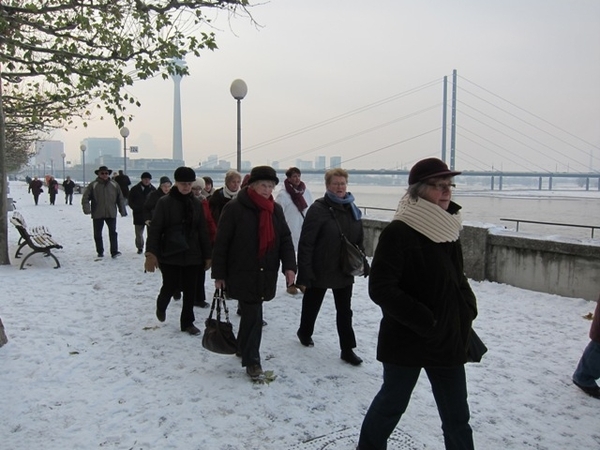 langs de Rijn naar de Kerstmarkt