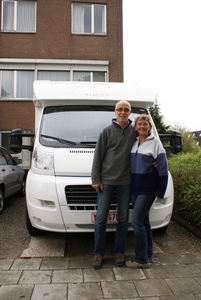 Eindelijk ...  de gehuurde camper staat klaar! 26-05-2010