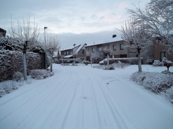 TE VOET OP WEG NAAR HET WERK