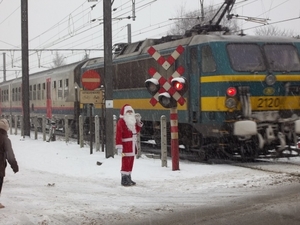 de kerstman aan het station van Londerzeel