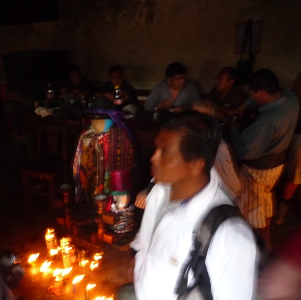 55 Lago de Atitlan _P1080816 _dorpje Santiago, huis van Maximon