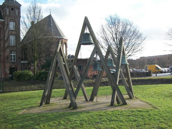 054-Klokkenmonument-J.Vloeberghs