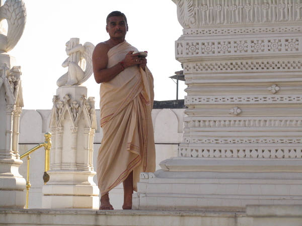 IN DE JAINTEMPEL - BHAVNAGAR 5