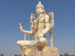 SHIVA BEELD 26 M. HOOG - NAGESHWAR MAHADEV