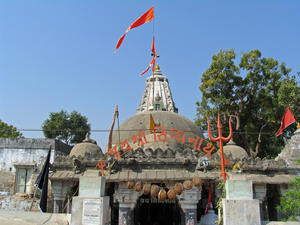 INGANG SHIVA TEMPEL - NABIJ JAMNAGAR