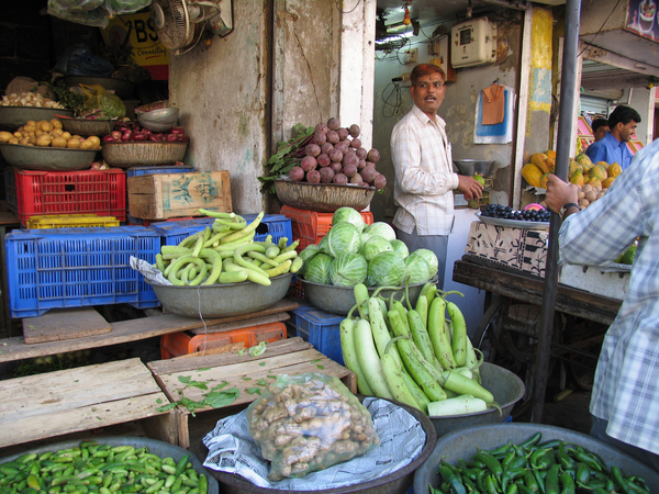 GROENTENWINKELS IN BHUJ