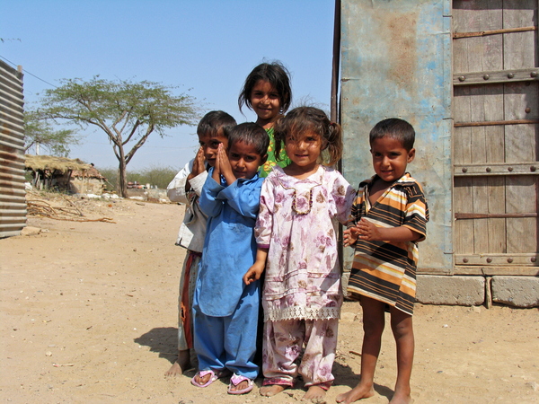 KINDEREN IN KHAVDA - KUTCH