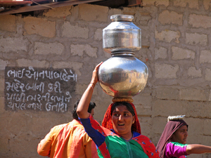 POTTEN WATER IN EVENWICHT - KUTCH