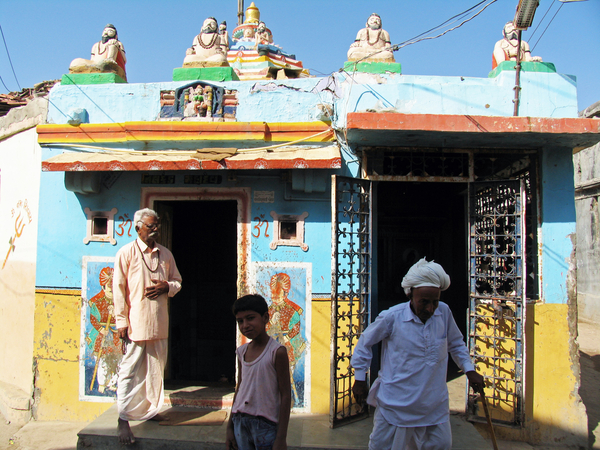 OUDE HINDOE TEMPEL IN SANKESHWAR