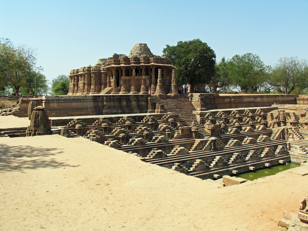 DE ZONNETEMPEL SURYA MANDIR - MODHERA