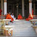 JAIN PRIESTERS IN DE HUTHEESING TEMPEL - AHMEDABAD