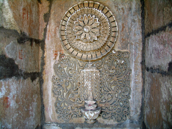 DETAIL IN EEN TEMPELTJE - CHAMPANER