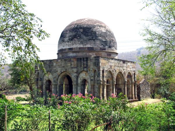 MAUSOLEUM IN CHAMPANER