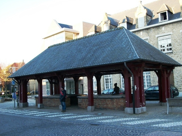 121-Vismarkt-de vishalle 1920