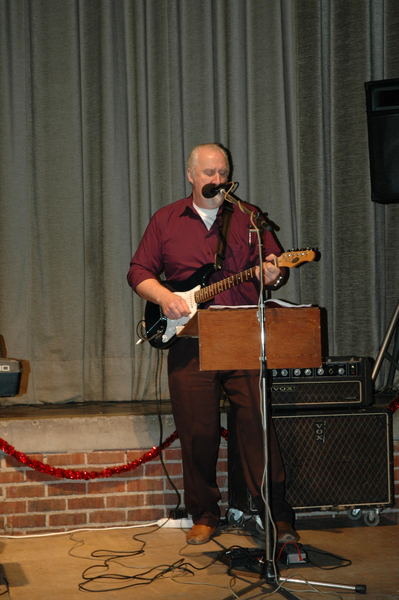 DSC_0067 Mooie klanken uit deze gitaar.