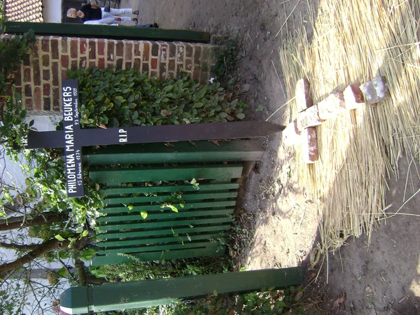 091031 Bokrijk graf 004