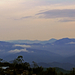 AVOND VALT STILAAN OVER DE MISTIGE HEUVELS - MOKOKCHUNG