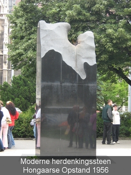 Moderne herdenkingssteen opstand1956