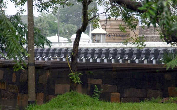 Ruwanweli Seya - 336 bakstenen olifanten