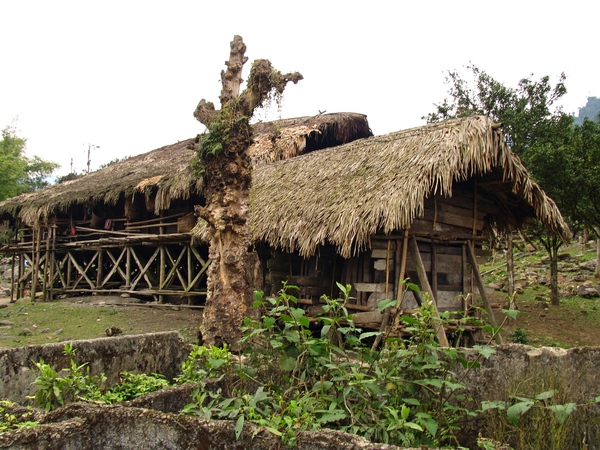 GROTERE WONING BIJ ADI MINYONG - RENGING