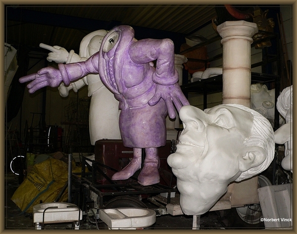 sized_sized_P2120246a karnavalhallen-aalst-opbouw