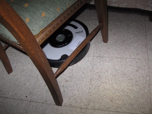 de Roomba Robot poetst het huis 004