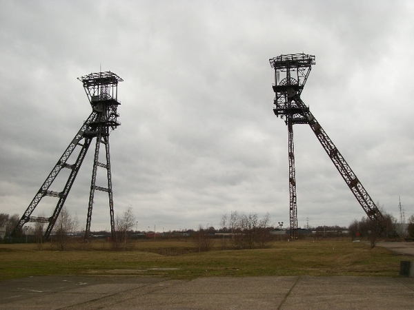 092-71m.hoge metalen Schachtbokken