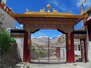 PRACHTIGE INKOMPOORT - THIKSE GOMPA