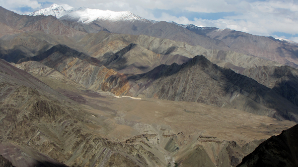 NOG ZO'N UITZICHT OVER DE ZANSKAR KETEN