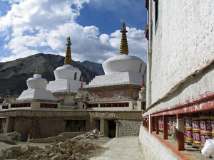 IN DE LAMAYURU GOMPA