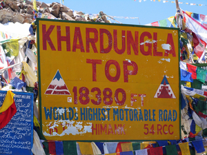 BOVEN BIJ DE KHARDUNGLA (PAS) - H. 5606 METER