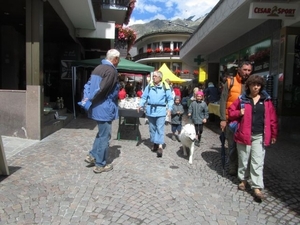 20100729 Saas 456 markt Saas-Fee