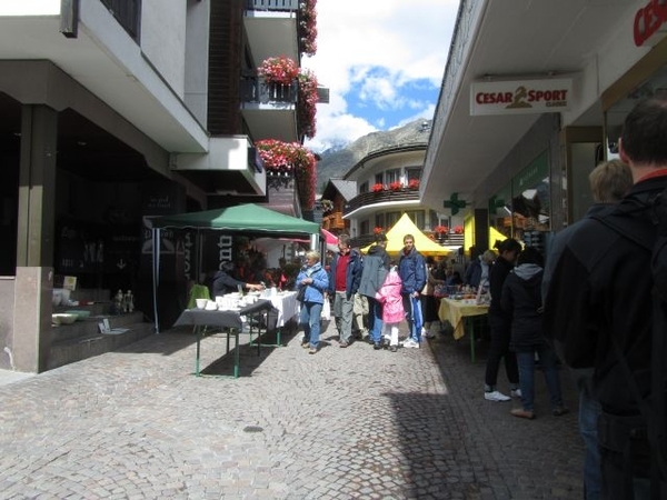 20100729 Saas 457 markt Saas-Fee