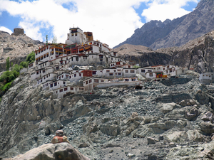 EEN LAATSTE BLIK OP DE GOMPA VAN DISKIT