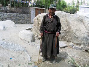 OUDE LADAKHI MAN IN HUNDAR