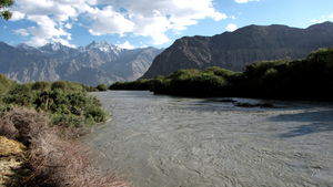 OP HET EINDE STROOMT DE NUBRA IN DE SHYOK RIVIER