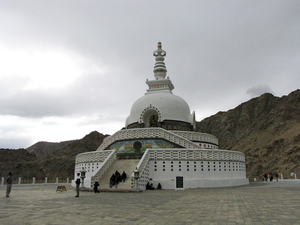 DE SHANTI STUPA - OMGEVING LEH