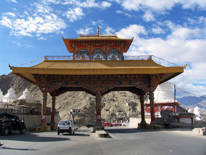 GROTE INKOMPOORT IN LEH