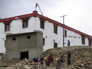 BIJ DE GOMPA VAN KORZOK : H. 4520 M