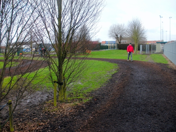 we volgen eerst de looppiste..