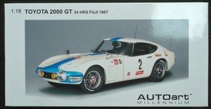 P1360822_AutoArt_1op18_Toyota2000GT_24hrsFuji1967_white&blue_No2_