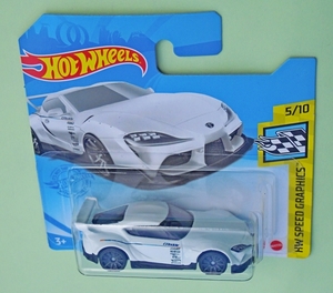 DSCN3288_HotWheels_2020_Toyota-GR-Supra_Absolute-Zero-White_Blue-