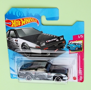 IMG_7451_HotWheels_Toyota-AE86-Sprinter-Trueno_black_white-Falken