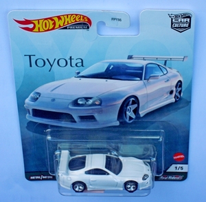 DSCN5362_Hot-Wheels_Premium_Toyota-Supra_Pearl-White_GEN4-license