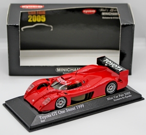 IMG_2287_Minichamps-Kyosho_1op43_Toyota-GT-One-street-1999_red_Mi