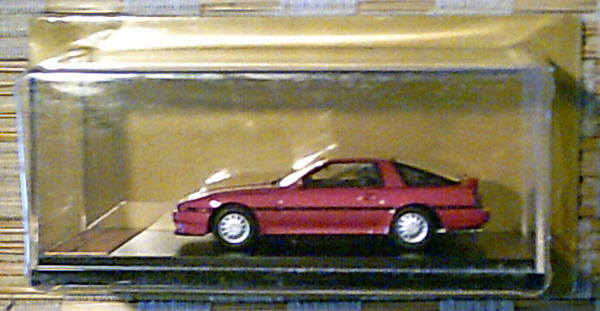 DSCF0100_Hachette-ixo-Premium-X_1op43_1986-Toyota-Supra3-A70_bord